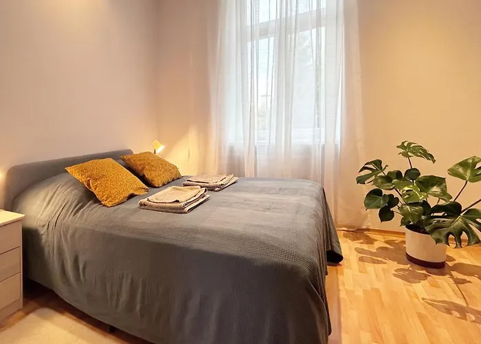 Cozy Apartment Near Krakus Mound